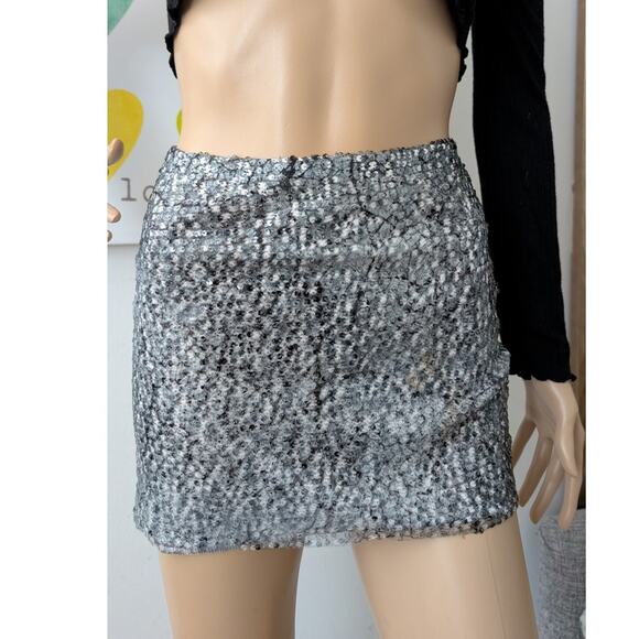 guess sequin mini skirt - Picture 2 of 10